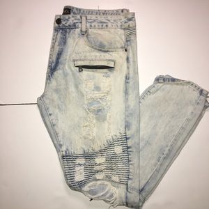 Cut Jeans